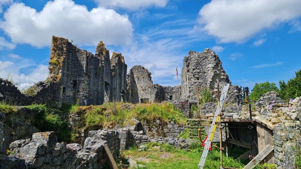 Ruines du Château de Fays, Sprimont, Belgium